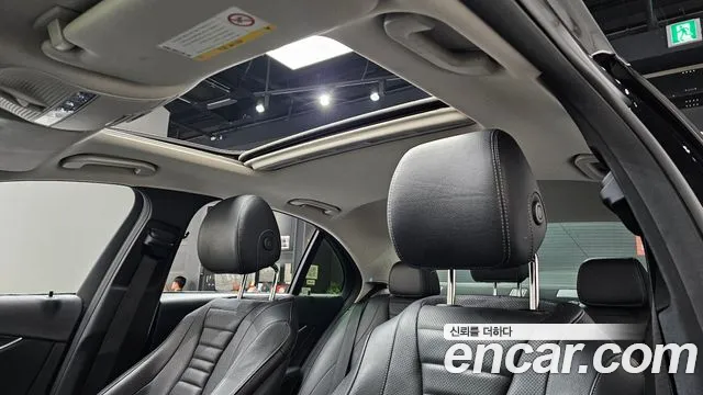Mercedes-Benz E-Class 2017 thumb 2