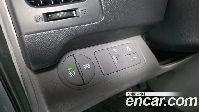 Hyundai Staria 2017 thumb 12
