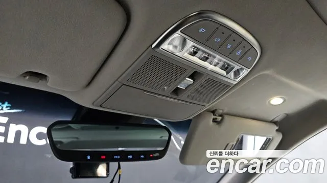 Genesis G90 2016 thumb 10