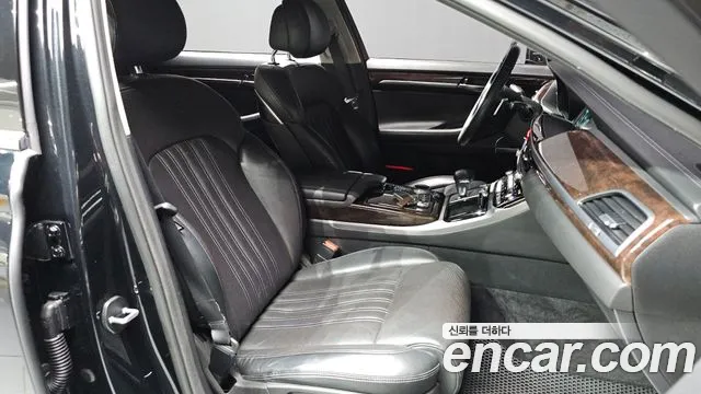 Genesis G90 2016 thumb 2