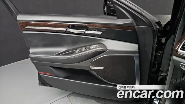 Genesis G90 2016 thumb 8