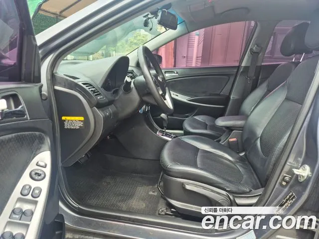 Hyundai Accent 2011 thumb 7