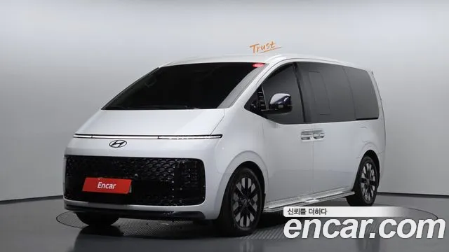 Hyundai Staria 2025 thumb 8