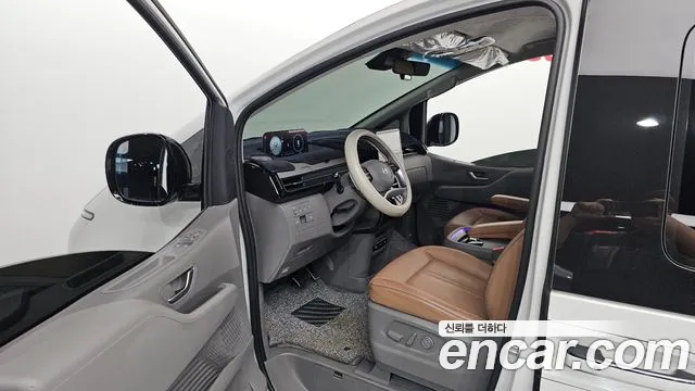 Hyundai Staria 2025 thumb 7