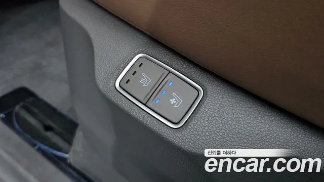 Hyundai Staria 2025 thumb 6