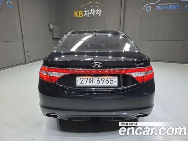 Hyundai Grandeur 2015 thumb 11