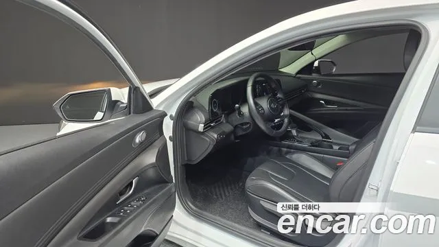 Hyundai Elantra 2023 thumb 3
