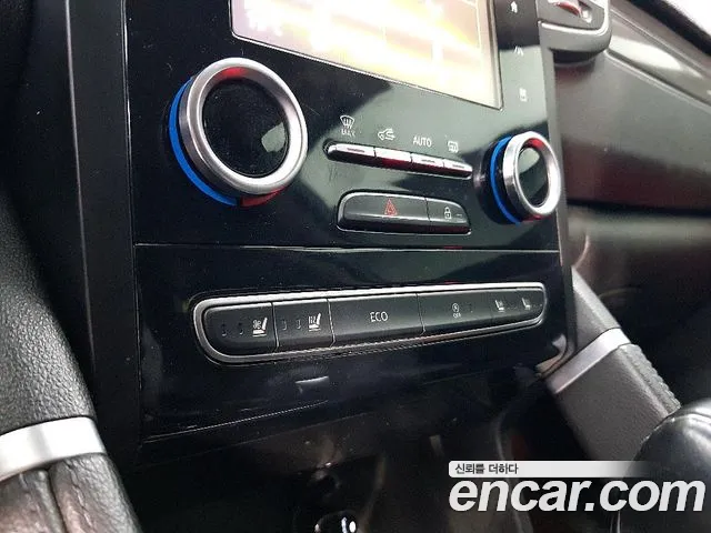 Renault QM6 2016 thumb 8