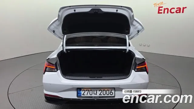Hyundai Elantra 2023 thumb 3