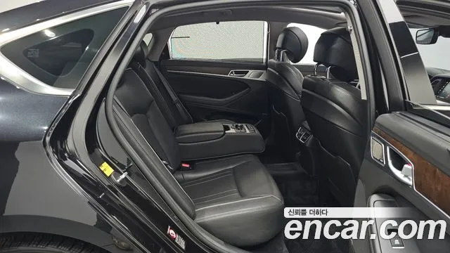 Genesis G80 2018 thumb 10