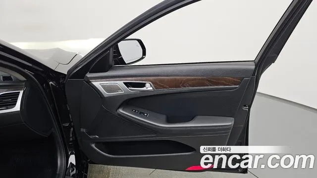 Genesis G80 2018 thumb 3