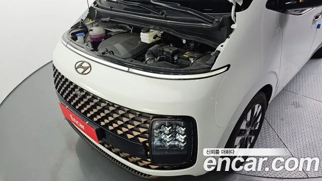 Hyundai Staria 2023 thumb 3