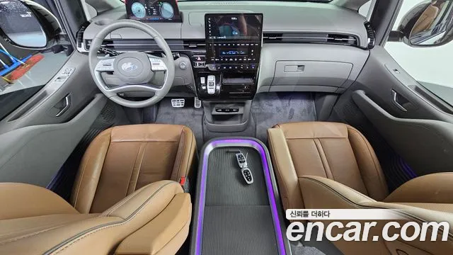Hyundai Staria 2023 thumb 7