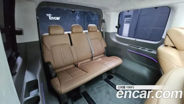 Hyundai Staria 2023 thumb 9