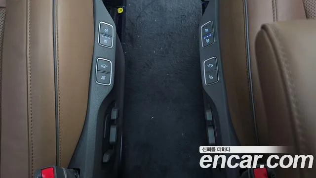 Hyundai Staria 2023 thumb 5