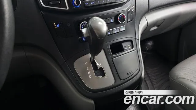 Hyundai Staria 2015 thumb 2