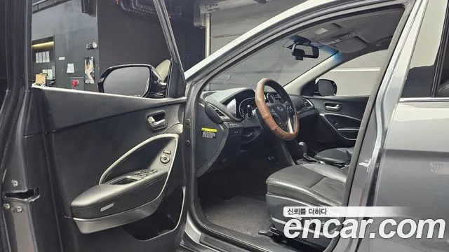 Hyundai Santafe 2016 thumb 6