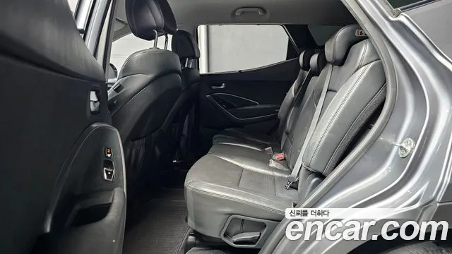 Hyundai Santafe 2016 thumb 8