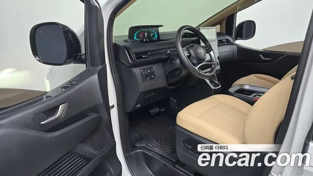 Hyundai Staria 2025 thumb 5