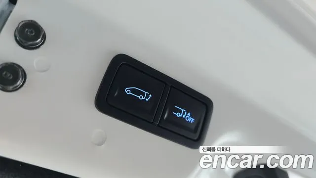 Hyundai Staria 2025 thumb 8