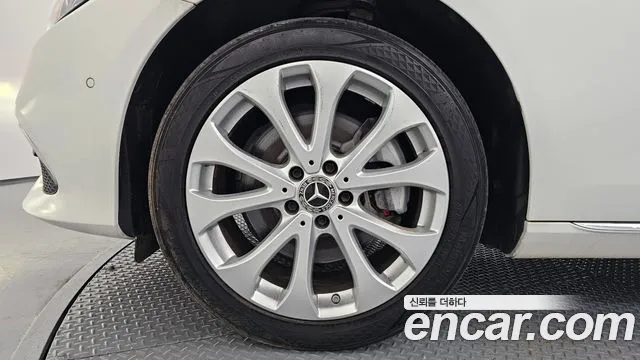 Mercedes-Benz E-Class 2020 thumb 5
