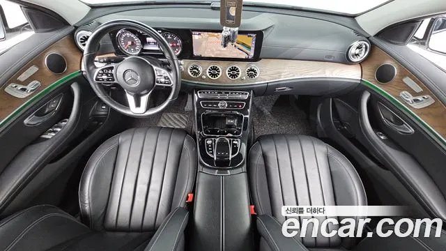 Mercedes-Benz E-Class 2020 thumb 6