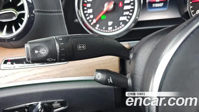 Mercedes-Benz E-Class 2020 thumb 10
