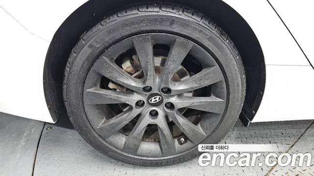 Hyundai i40 2014 thumb 2