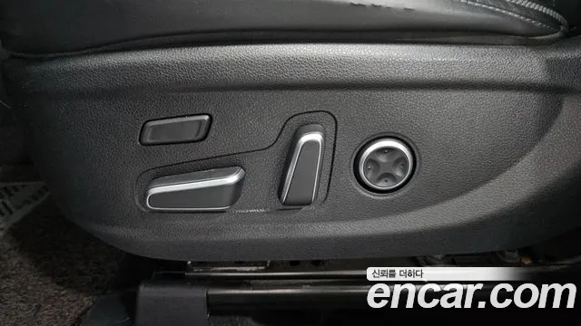 Hyundai Santa Fe 2021 thumb 4