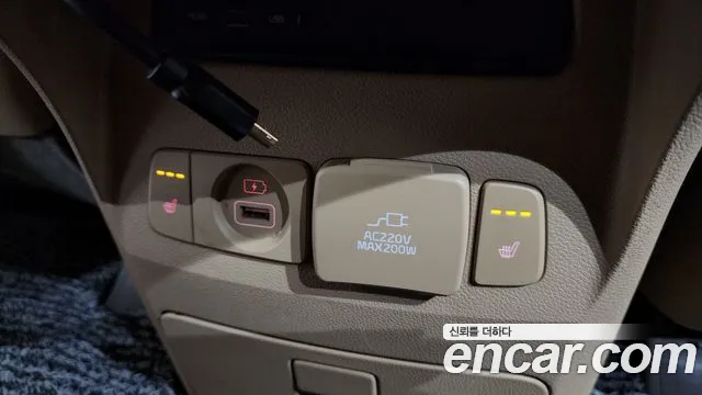 Kia Carnival 2017 thumb 4