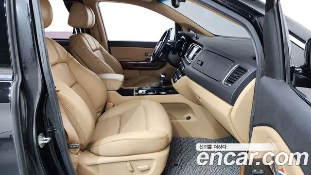 Kia Carnival 2017 thumb 9