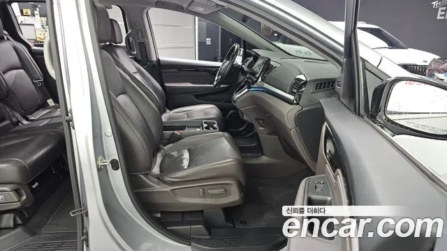 Honda Odyssey 2017 thumb 3