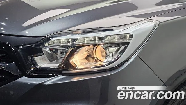 KGM Rexton 2019 thumb 8