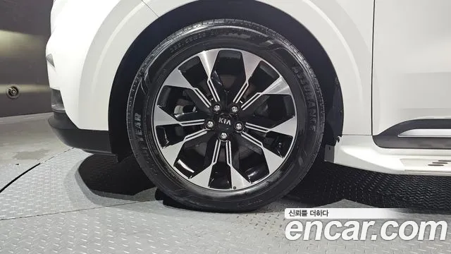 Kia Carnival 2021 thumb 9