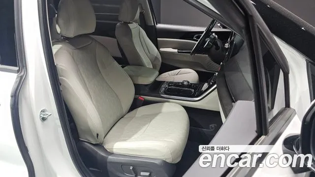 Kia Carnival 2021 thumb 4