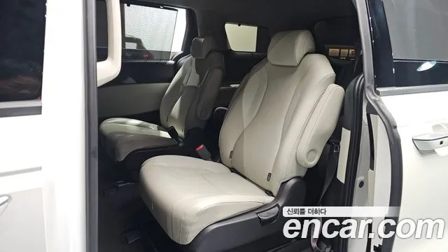 Kia Carnival 2021 thumb 7