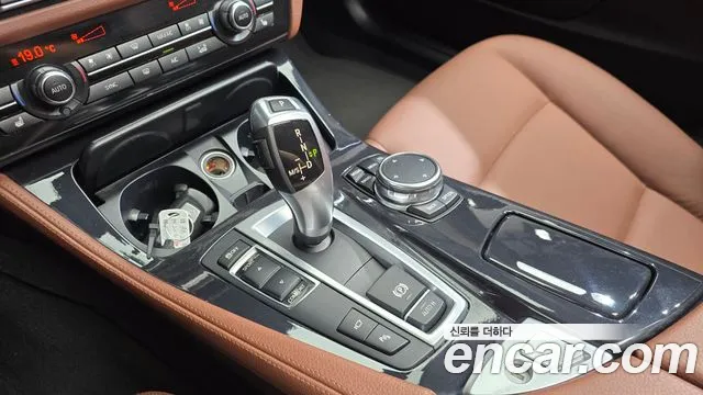 BMW 5 серии 2015 thumb 2