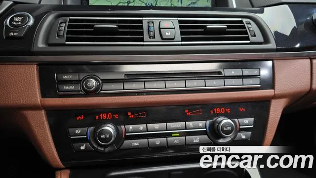 BMW 5 серии 2015 thumb 4