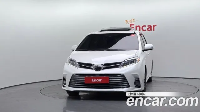 Toyota Sienna 2020 thumb 3