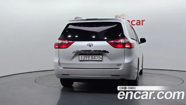 Toyota Sienna 2020 thumb 11