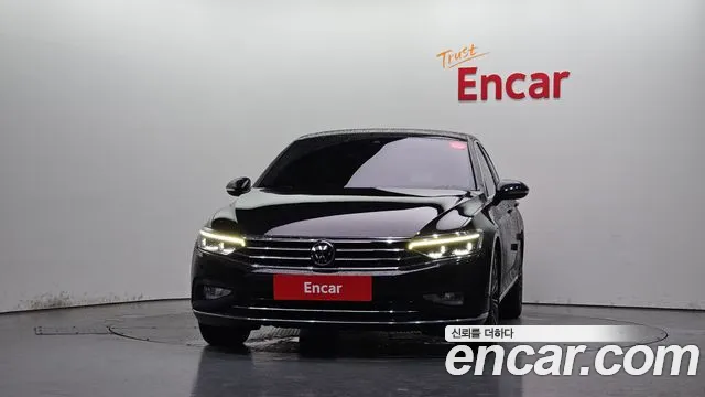 Volkswagen Passat GT 2021 thumb 4