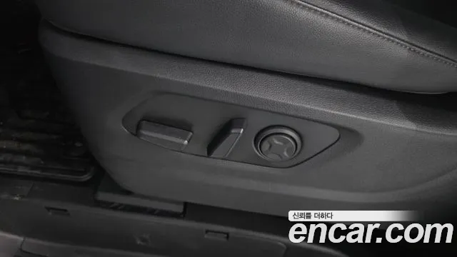 Hyundai Staria 2025 thumb 7