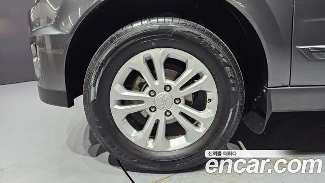 KGM Korando 2017 thumb 6