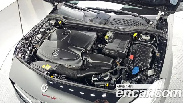 Mercedes-Benz A-Class 2018 thumb 9