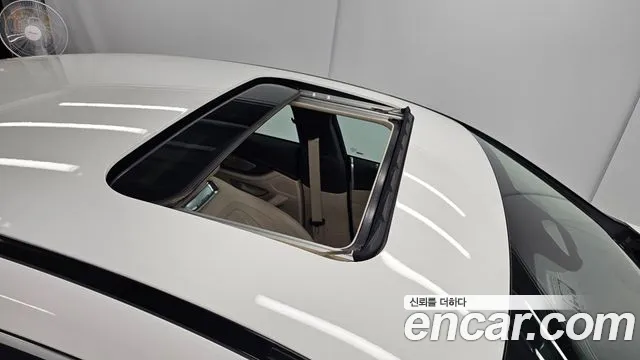 Mercedes-Benz AMG GT 2025 thumb 6