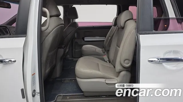 Kia Carnival 2014 thumb 2