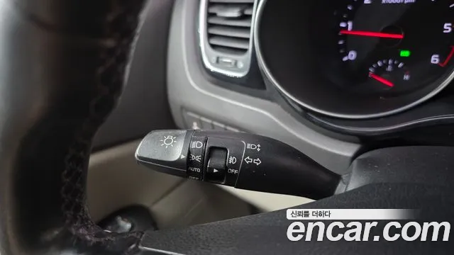 Kia Carnival 2014 thumb 6