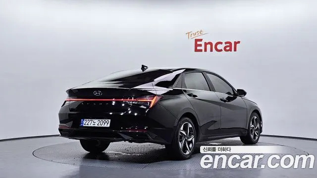 Hyundai Elantra 2023 thumb 7