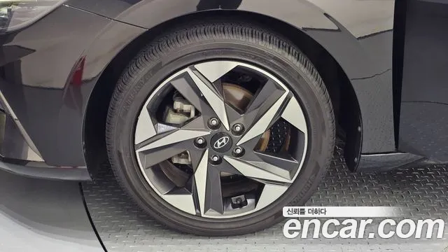 Hyundai Elantra 2023 thumb 9