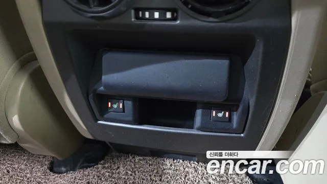 Land Rover Discovery 2015 thumb 11